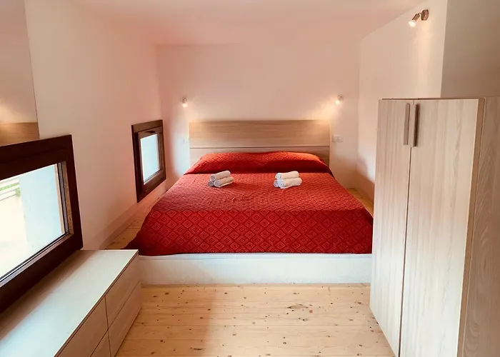 Luxar room